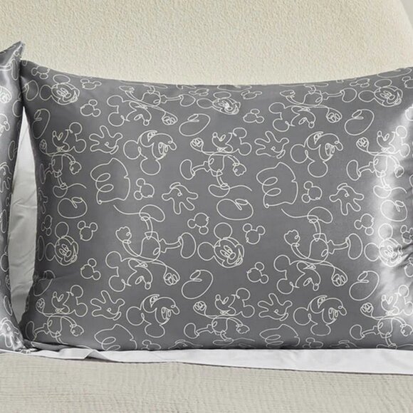Kitsch Limited Edition Satin Pillowcase in Mickey Magic - Picture 4 of 4